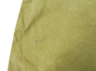 Bundeswehr, Zeltbahn mit drei Stangegmenten und drei Häringen. Ausführung ab Anfang der 70iger Jahre