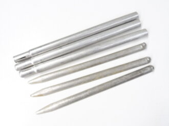 Bundeswehr, Zeltbahn mit drei Stangegmenten und drei Häringen. Ausführung ab Anfang der 70iger Jahre