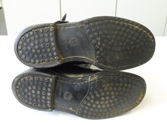 Luftwaffe, Paar Stiefel für fliegendes Personal. Heizbare Ausführung, beide Reissverschlüsse gängig, originale Sohle