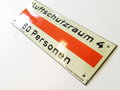 Emailschild " Luftschutzraum 4 - 50 Personen" 42 x 15cm, leuchtet im Dunkeln