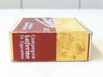 Pack " Laferme No22 " Cigaretten. Ungeöffnet, Steuerbanderole mit Hakenkreuz