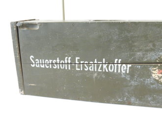 Sauerstoff Ersatzkoffer datiert 1937, alles original lackiert. Verschluss läst sich nur sehr schwer schieben