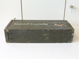 Sauerstoff Ersatzkoffer datiert 1937, alles original lackiert. Verschluss läst sich nur sehr schwer schieben