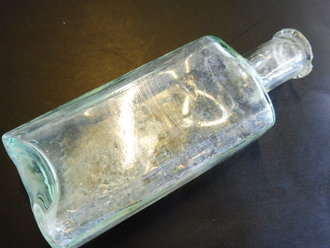 1.Weltkrieg, Flasche "Schutzsalzlösung zum Tränken des Atemschützers"  Unten rechts ein kleines Loch, sonst guter Zustand