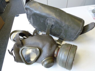 Bundeswehr, Gasmaske in Tasche altes Modell, Reissverschluss schwer gängig