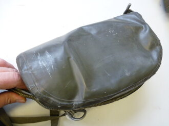 Bundeswehr, Gasmaske in Tasche altes Modell, Reissverschluss schwer gängig