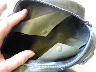 Bundeswehr, Gasmaske in Tasche altes Modell, Reissverschluss schwer gängig