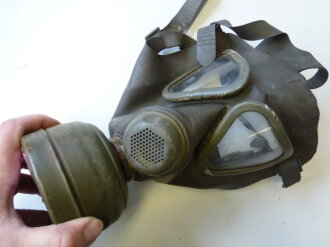 Bundeswehr, Gasmaske in Tasche altes Modell, Reissverschluss schwer gängig