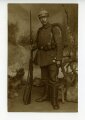 1. Weltkrieg, Foto Feldgrauer mit Armbinde Fernmelder ?, Postkartenformat