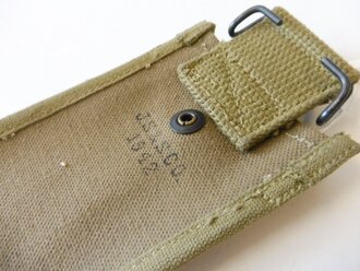 U.S. Army 1942 dated wire cutter pouch, unissued