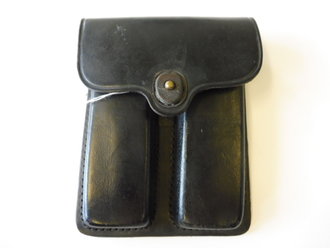 U.S. Vietnam War ear Leather magazine pouch dated 1969