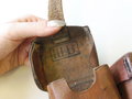 1. Weltkrieg, Patronentasche datiert 1913, Kammerstück des I.R. 126.  Splitterschaden im linken Deckel