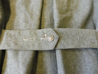 1. Weltkrieg, feldgrauer Mantel M15 , Kammerstück des BA XVIII 1917. Guter Zustand, kleine Flickstelle an der resten Schulter