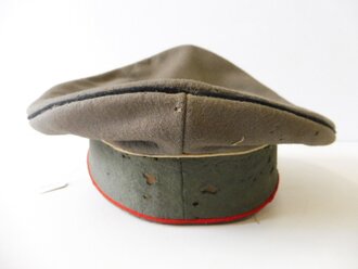 Feldgraue Schirmmütze aus der Zeit des 1. Weltkrieges oder der Reichswehr ? Mir unbekannt