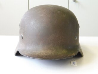 Stahlhelm M35 Heer, Apfelgrüner Originallack, dieser z.T. vergangen, der Heeresadler zu 95% erhalten. Original zugehöriges Innenfutter