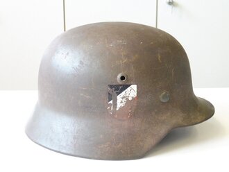 Stahlhelm M35 Heer, Apfelgrüner Originallack, dieser z.T. vergangen, der Heeresadler zu 95% erhalten. Original zugehöriges Innenfutter