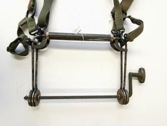 U.S.  Signal Corps reel RL-39 and ST34 + 35 support straps. Hard to tell how old these actually are, the brass makes me think they might be WWII or 50´s, straps might be added later