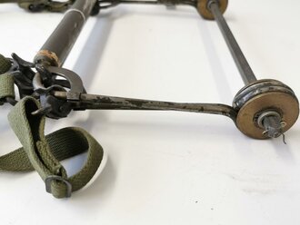 U.S.  Signal Corps reel RL-39 and ST34 + 35 support straps. Hard to tell how old these actually are, the brass makes me think they might be WWII or 50´s, straps might be added later