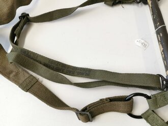 U.S.  Signal Corps reel RL-39 and ST34 + 35 support straps. Hard to tell how old these actually are, the brass makes me think they might be WWII or 50´s, straps might be added later