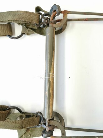 U.S.  Signal Corps reel RL-39 and ST34 + 35 support straps. Hard to tell how old these actually are, the brass makes me think they might be WWII or 50´s, straps might be added later