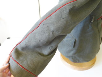1. Weltkrieg, feldgraue Ulanka UR6 für Mannschaften M10. Kammerstück datiert 1915. Getragenes Stück, Schulterbreite 44 cm, Armlänge 60 cm