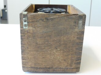 Amtszusatz für den kleinen Klappenschrank, 1937 datiertes Stück mit dem seltenen Deckel. Funktion nicht geprüft