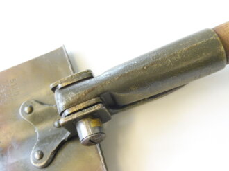 Bundeswehr Klappspaten datiert 1968 in Hülle