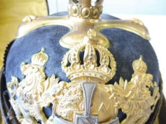 Bayern, Pickelhaube für einen Reserve Offizier im Koffer. Attraktiver , unberührter Helm direkt aus Familienbesitz