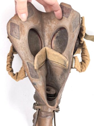 Belgien Armeegasmaske SACIC 1934 mit Filter in Bereitschaftstasche. Alles in gutem Zustand