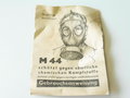 Volksgasmaske 44 in Bereitschaftsbüchse aus Holz, Originallack, Filter aus Pappe