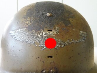 Luftschutz Stahlhelm aus französischem Beutehelm 2. Weltkrieg, unberührter Fundzustand