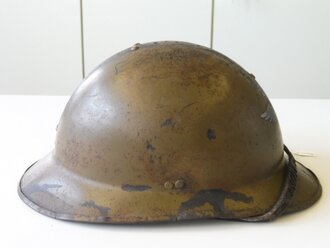 Luftschutz Stahlhelm aus französischem Beutehelm 2. Weltkrieg, unberührter Fundzustand