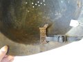 Luftschutz Stahlhelm aus französischem Beutehelm 2. Weltkrieg, unberührter Fundzustand