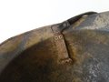 Luftschutz Stahlhelm aus französischem Beutehelm 2. Weltkrieg, unberührter Fundzustand