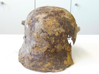 1. Weltkrieg, Stahlhelm aus Bodenfund, durchgetrocknetes...