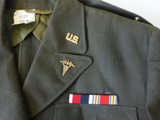 U.S. WWII, Nurses Jacket Service , Dark O.D. dated 4.April 1945. Good condition, Schulterbreite 40 cm, Armlänge 56 cm