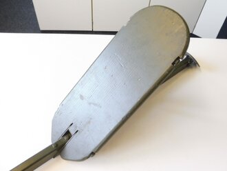 U.S. Army Signal Corps WWII, Leg with seat LG-2 for Generator GN-45 A. Original paint