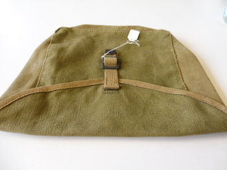 U.S. Army 1944 dated Meat can pouch for Haversack  M-28. British made