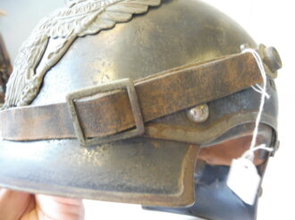 Preussen, feldgrauer Helm für Jäger zu Pferd, Hersteller Weissenburger Cannstadt