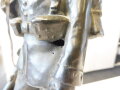 Bayern Schiesspreis 1913, figurliche Darstellung eines bayrischen Jägers aus bronziertem Spritzguss. Höhe 29cm. Leicht beschädigtes, dennoch attraktives Stück