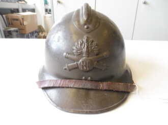 Frankreich, Stahlhelm M26 der Artillerie. Originallack,...