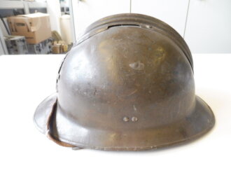 Frankreich, Stahlhelm M26 der Artillerie. Originallack,...