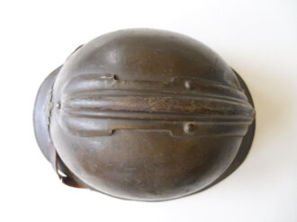 Frankreich, Stahlhelm M26 der Artillerie. Originallack, das Emblem alter Art. Gestempelt 1939