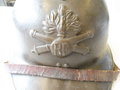 Frankreich, Stahlhelm M26 der Artillerie. Originallack, das Emblem alter Art. Gestempelt 1939