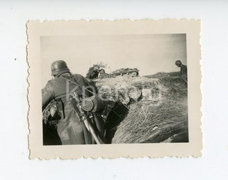 Foto Sturmgeschütz rückt vor 5 x 6,5 cm