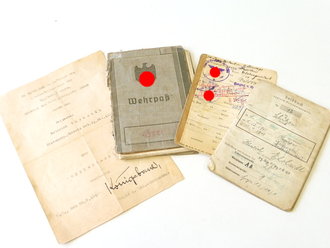 Heeres Gebirgsjäger Btl. Allgäu, Soldbuch, Wehrpaß und Urkunde zum Lapplandschild. Das Soldbuch ohne den Umschlag, der Wehrpaß desolat und Seite 31/32 fehlt