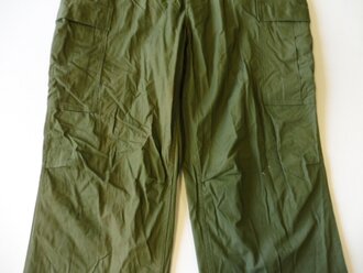 U.S. 1967 dated Trousers, Men´s Cotton WR Poplin size x-Large Regular in unused condition, Bundweite 96