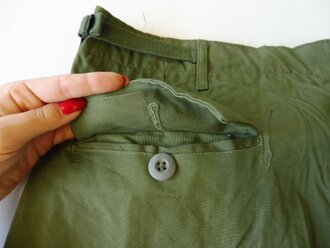 U.S. 1967 dated Trousers, Men´s Cotton WR Poplin size x-Large Regular in unused condition, Bundweite 96