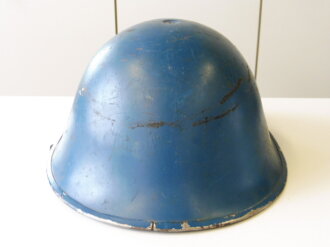 Großbritannien, Stahlhelm " Police" das Innenfutter datiert 1952, Originallack