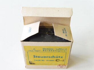 Luftwaffe Steuerschütz , Gerät Nr. 19-9005, in der originalen Umverpackung, Funktion nicht geprüft